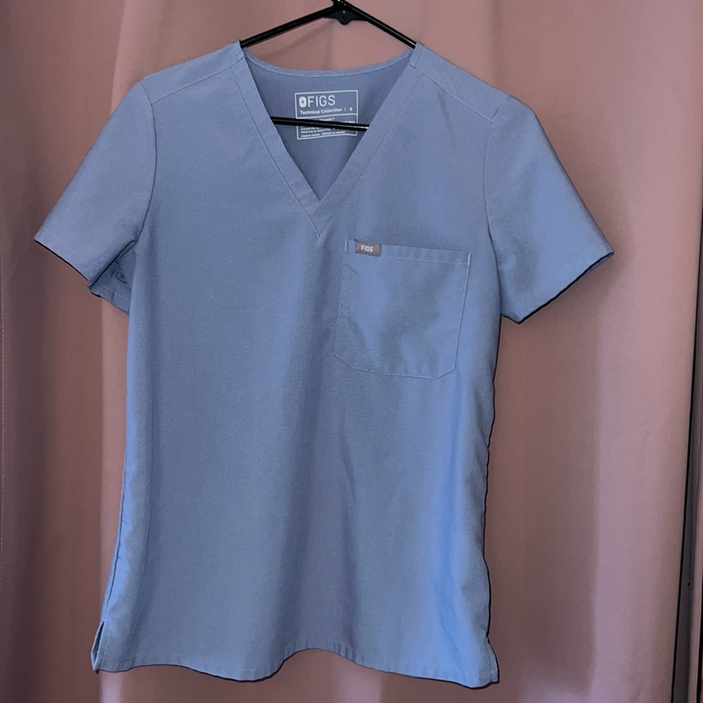 LIMITED EDITION FIGS | VAPOR BLUE SPACE DYE | Catarina One-Pocket top | SIZE S